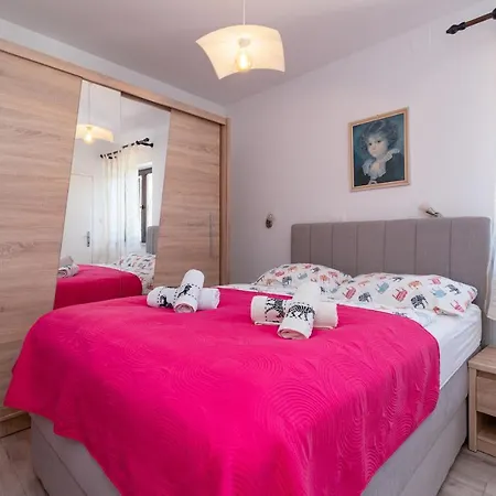 Apartamento With A Parking Space Viskovo, Rijeka - 20677 *