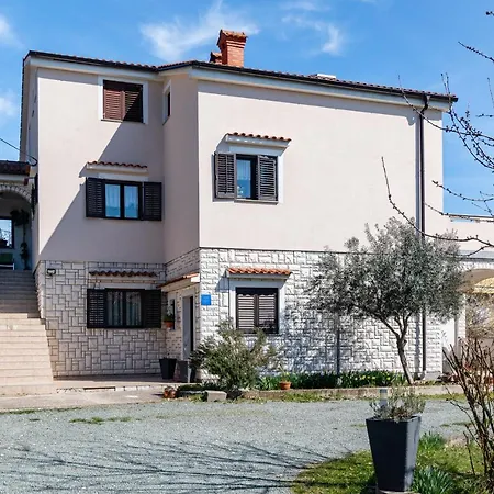 Apartamento With A Parking Space Viskovo, Rijeka - 20677